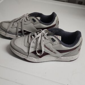 Reebok Women's Sneakers in Gray and Burgundy